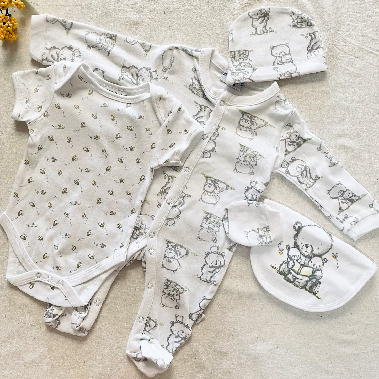 5 Piece 100% Cotton Baby Boy / Girl Teddy Print Neutral Layette Set