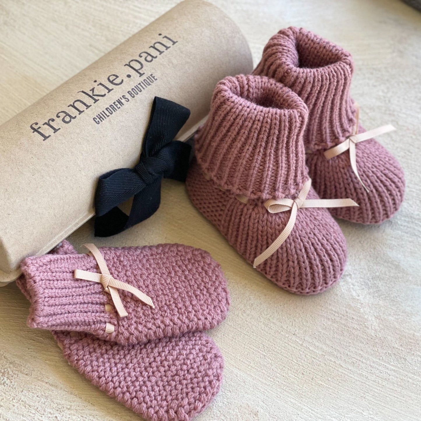 2 Piece Set Baby Pre-walker Knitted Booties and Mittens