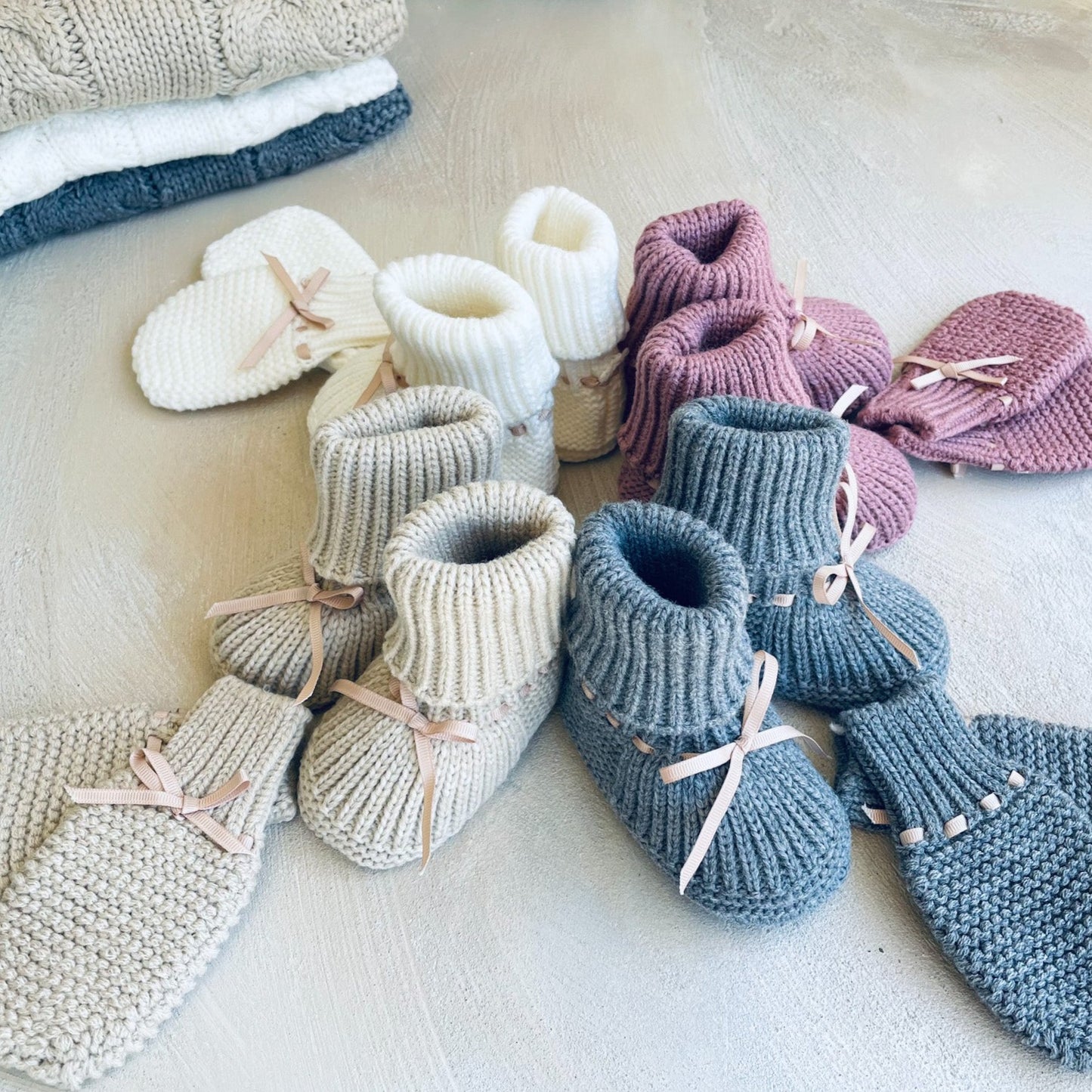 2 Piece Set Baby Pre-walker Knitted Booties and Mittens